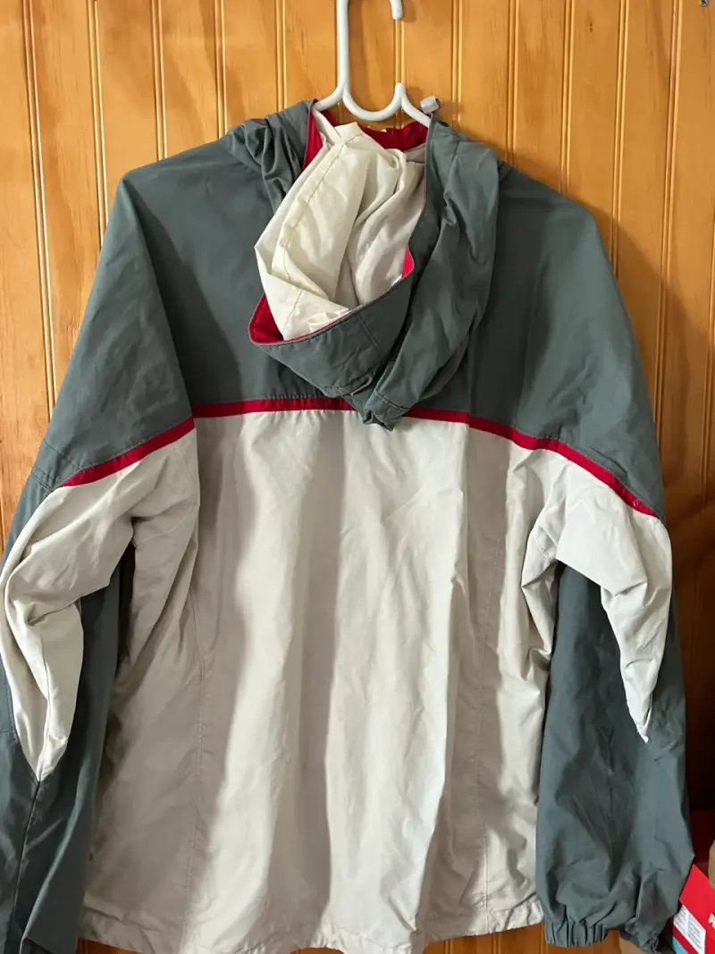 Cortaviento Columbia gris y blanca - 2