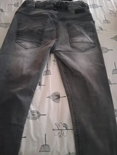 Jeans grises desgastados talla 28 - miniatura 2