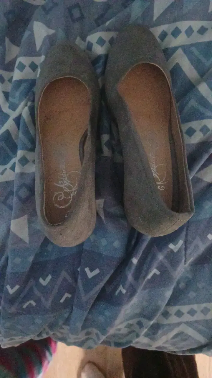 Zapatos de tacón gris estilo casual - 2