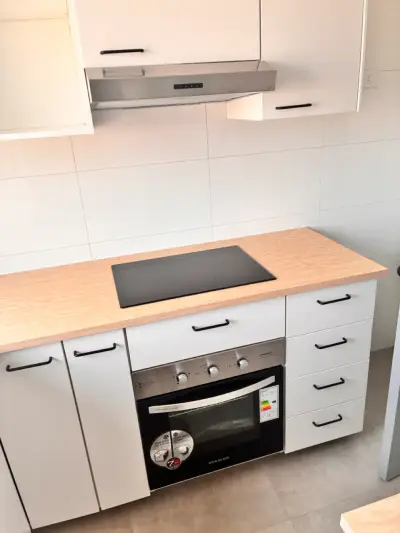 Departamento en arriendo con balcón y cocina equipada - miniatura 4