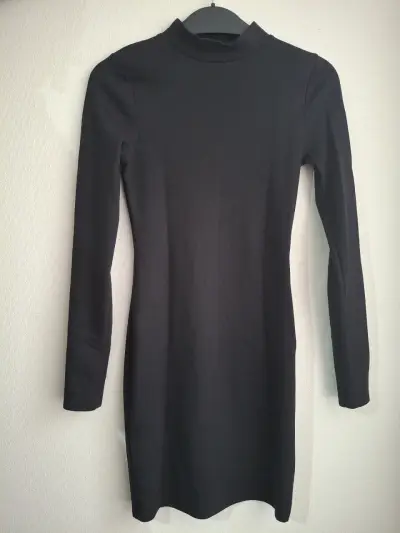 Vestido negro de manga larga Zara - miniatura 1