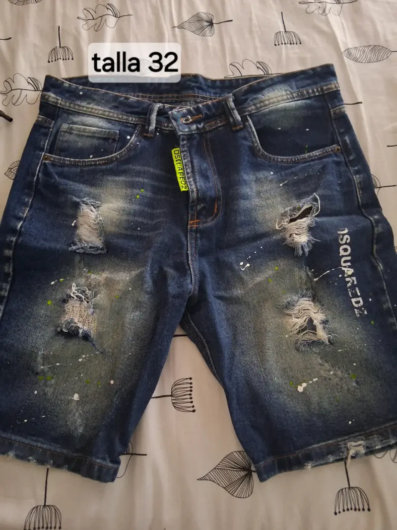 Shorts de mezclilla Dsquared2 desgastados talla 32