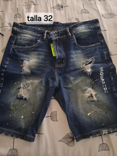Shorts de mezclilla Dsquared2 desgastados talla 32 - miniatura 1