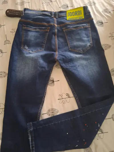 Jeans azul con diseño de pintura talla 34 - miniatura 2
