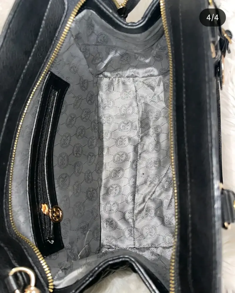Bolso de mano negro Michael Kors con diseño acolchado - 3