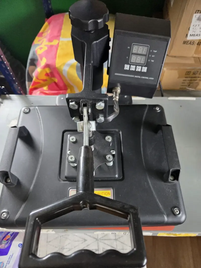 Máquina de Sublimación 8 en 1 con Control Digital - 1