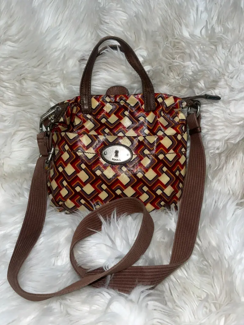 Bolso de mano Fossil con diseño geométrico
