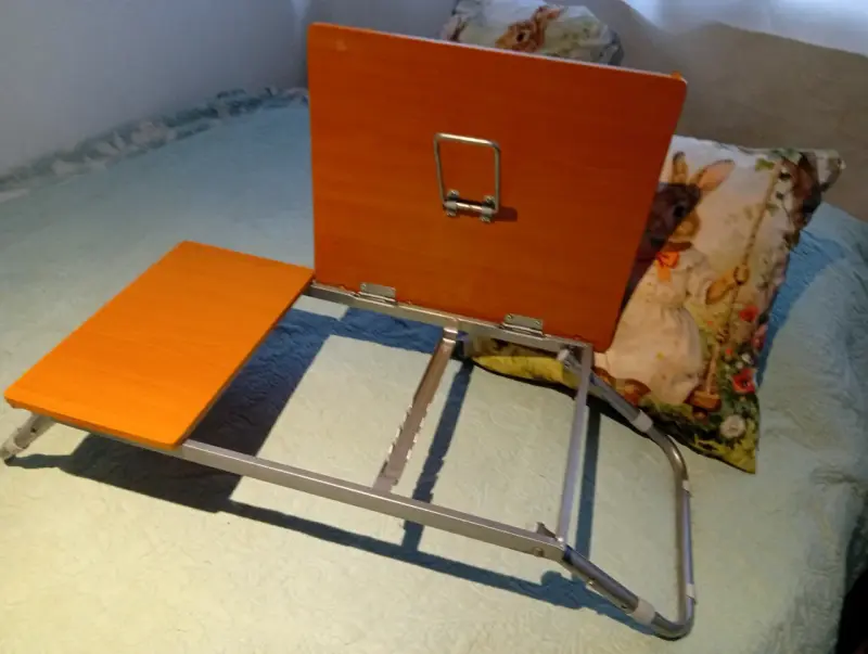 Mesa plegable ajustable para laptop - 2