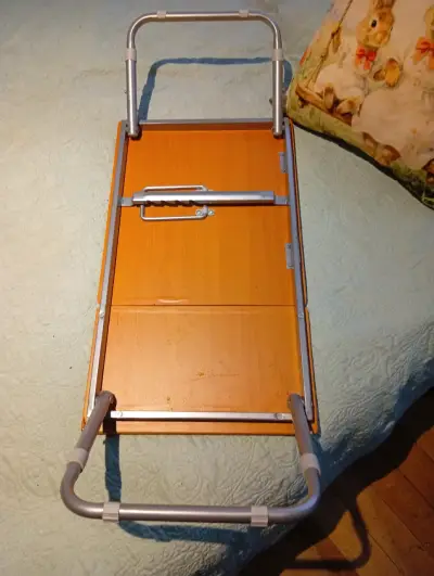 Mesa plegable ajustable para laptop - miniatura 3