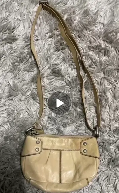 Cartera beige de cuero Fossil con correa ajustable - miniatura 1