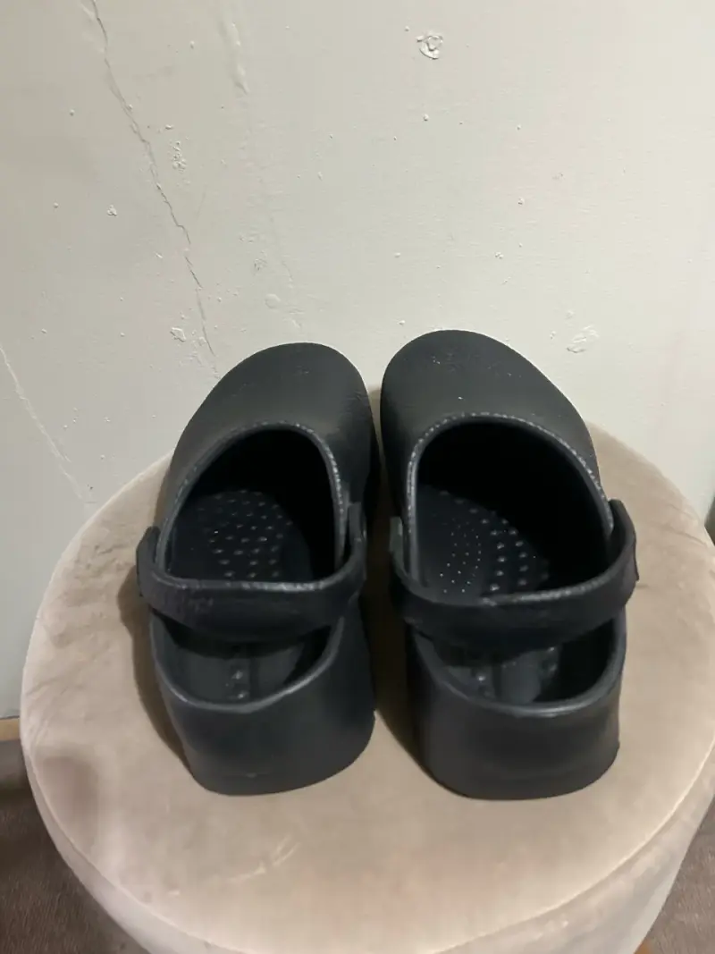 Zuecos de cocina negros unisex cómodos - 3