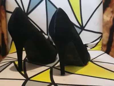 Zapatos de Tacón Alto Negros Elegantes - miniatura 1