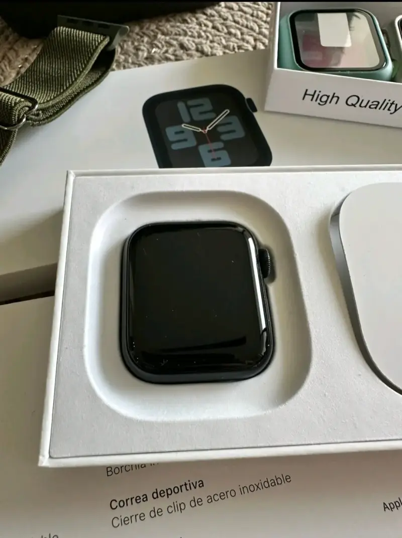 Apple Watch SE 40mm con Correa Deportiva - 3