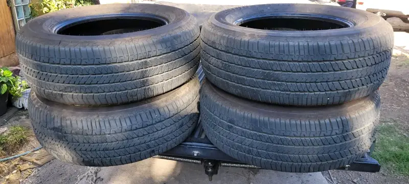 Juego de 4 neumáticos Bridgestone 265/60R18 usados - 3