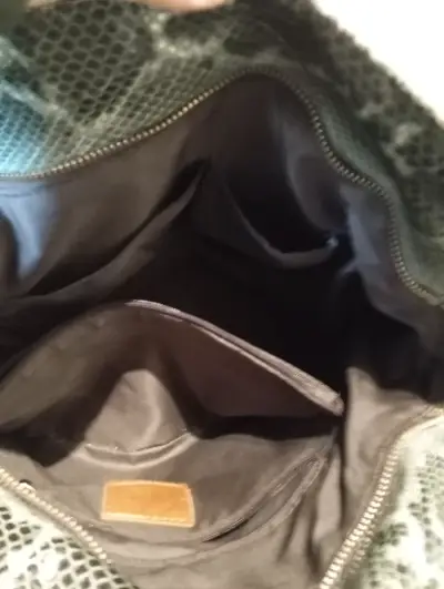 Bolso de mano multicolor de cuero con diseño único - miniatura 3