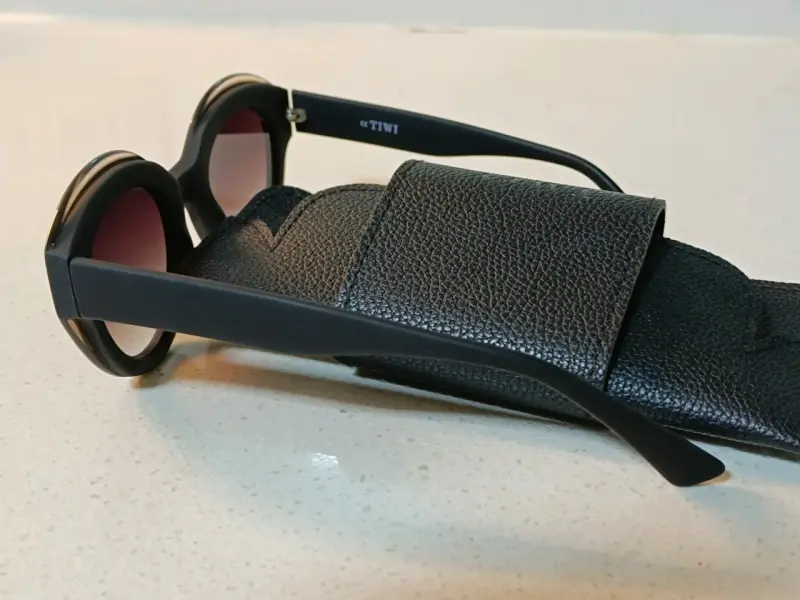 Gafas de Sol TIWINegras con Estuche - 2