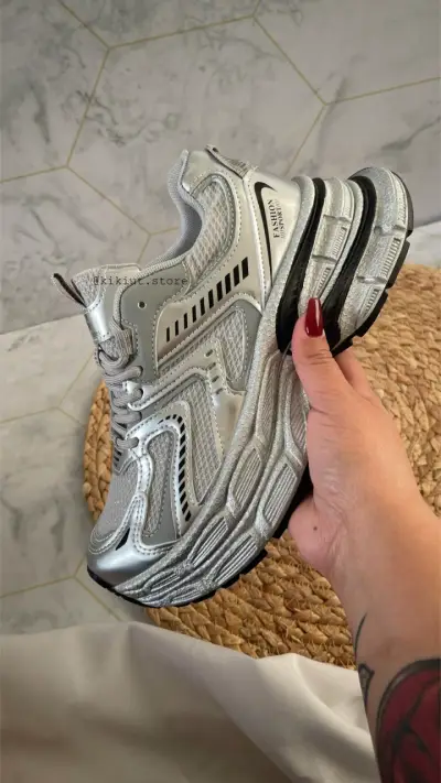Zapatillas deportivas plateadas para mujer - miniatura 1
