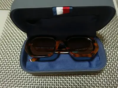 Gafas de Sol Tommy Hilfiger Tortoise - miniatura 1