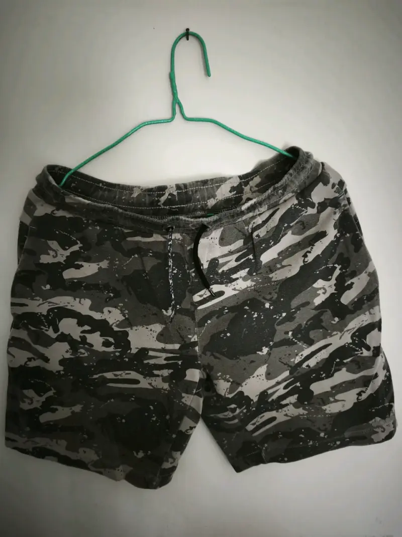 Shorts camuflados para hombre diadora