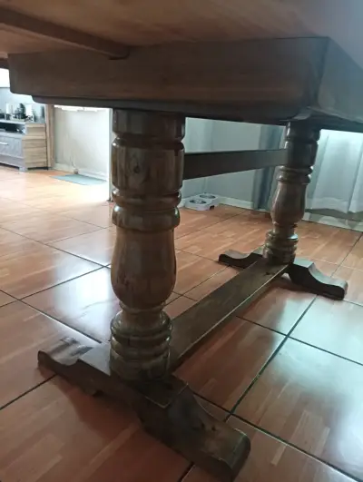Mesa de comedor de madera con 6 sillas - miniatura 3