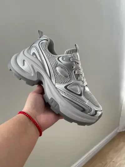 Zapatillas deportivas plateadas - miniatura 2