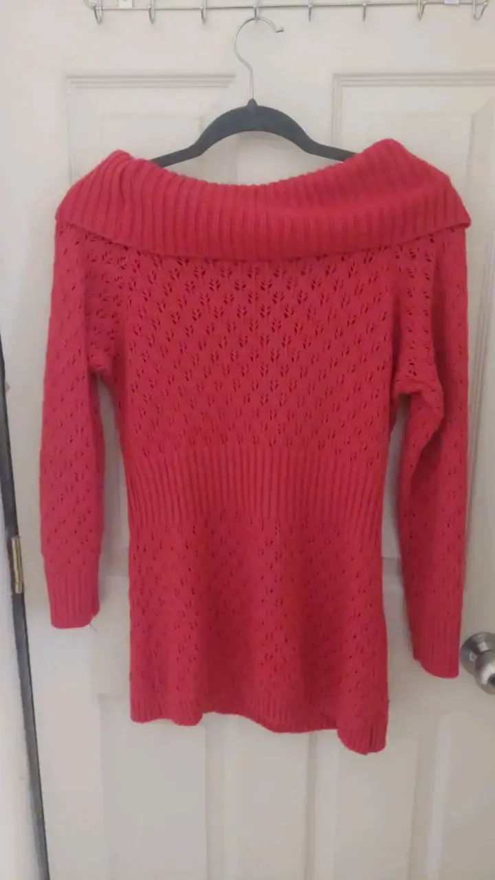 Suéter fucsia de punto con cuello alto - 4