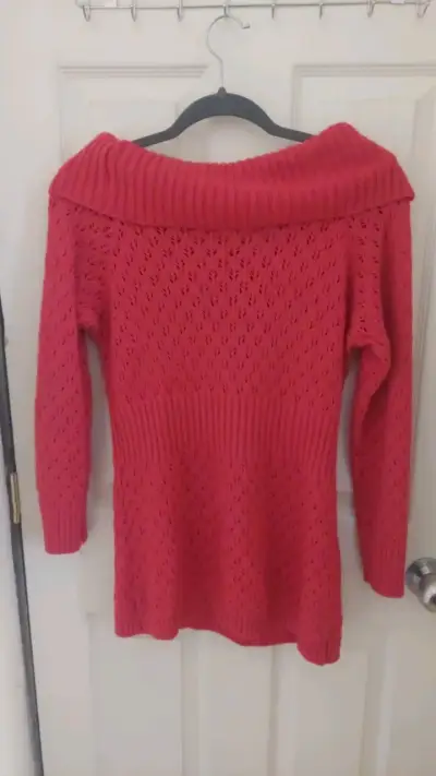 Suéter fucsia de punto con cuello alto - miniatura 4