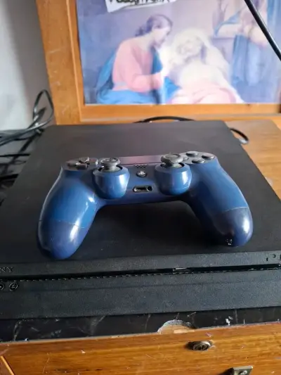 PS4 Slim 1tb + Mando Original + GTA V y NFS - miniatura 3