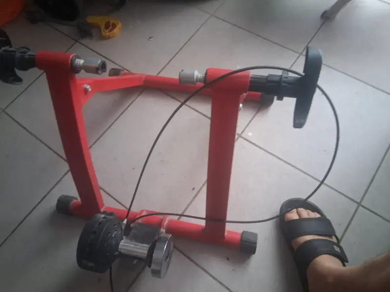 Rodillo de entrenamiento para bicicleta rojo - 1