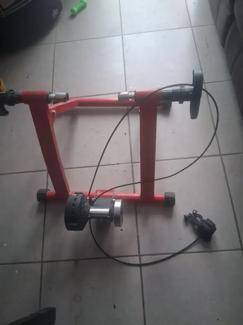Rodillo de entrenamiento para bicicleta rojo - 2