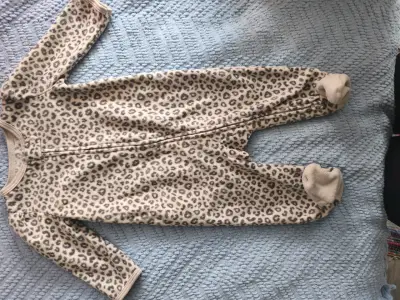 Pijama bebé carters 6 meses - miniatura 1