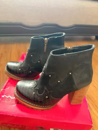 Botines de cuero negro con tacón Exótica - miniatura 1
