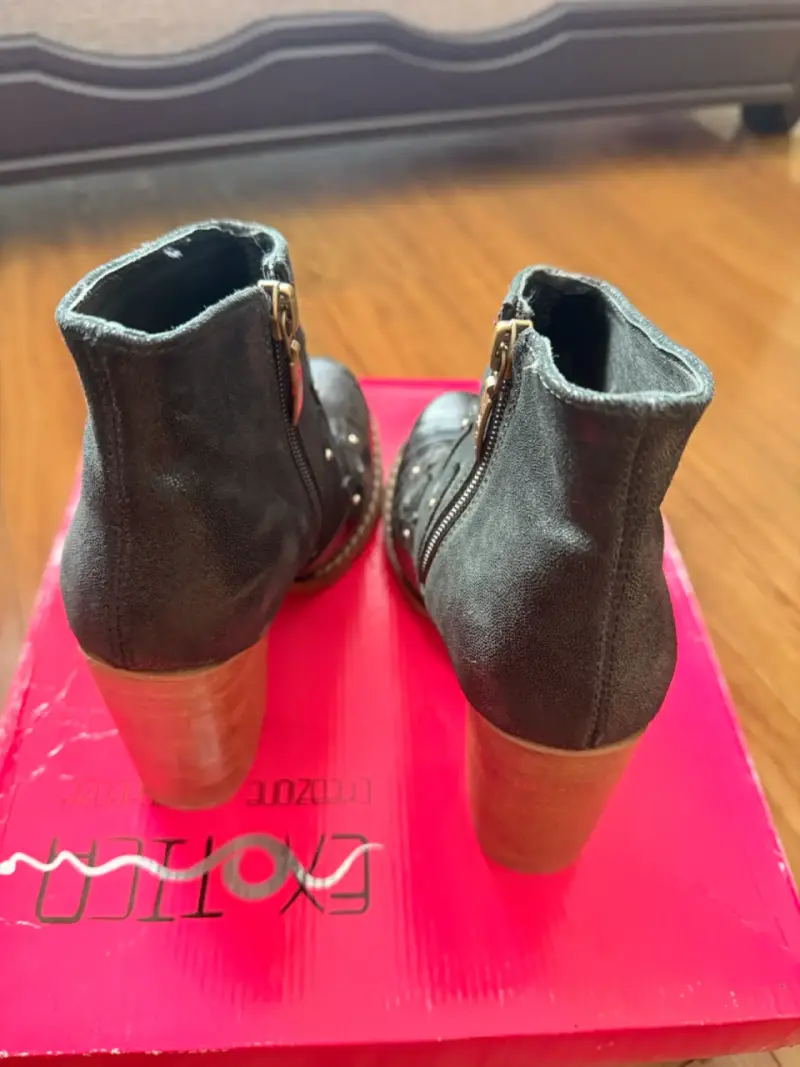 Botines de cuero negro con tacón Exótica - 2