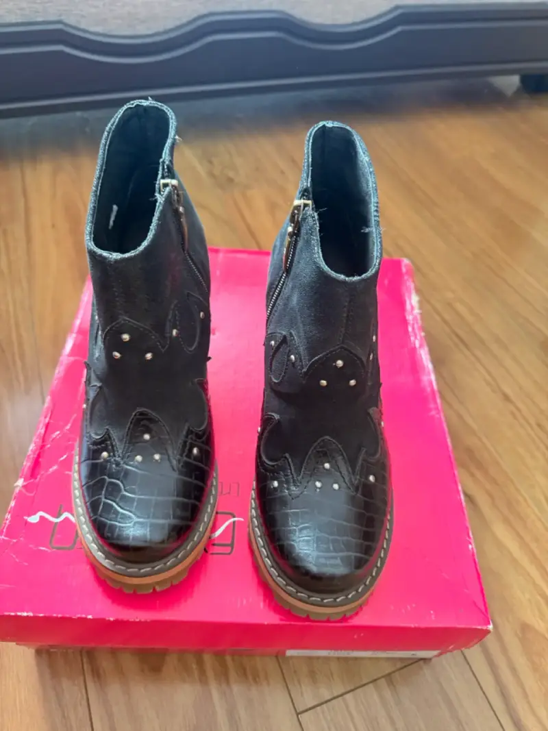 Botines de cuero negro con tacón Exótica - 3