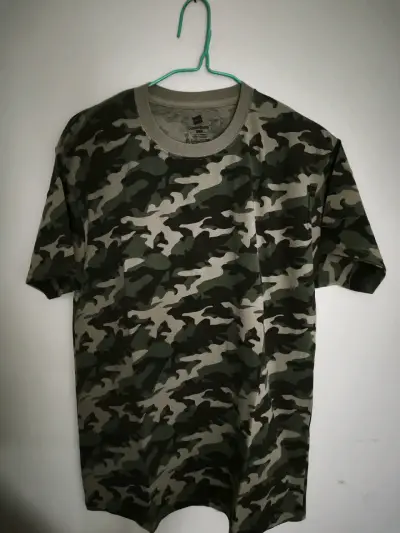 Polera camuflada para hombre ComfortBlend - miniatura 1