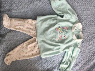 Conjunto de bebé verde con diseño floral Pillin - miniatura 1