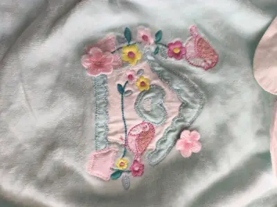 Conjunto de bebé verde con diseño floral Pillin - miniatura 2