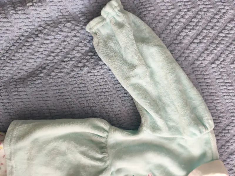 Conjunto de bebé verde con diseño floral Pillin - 4