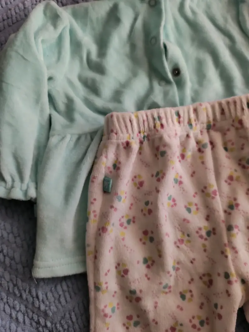 Conjunto de bebé verde con diseño floral Pillin - 5