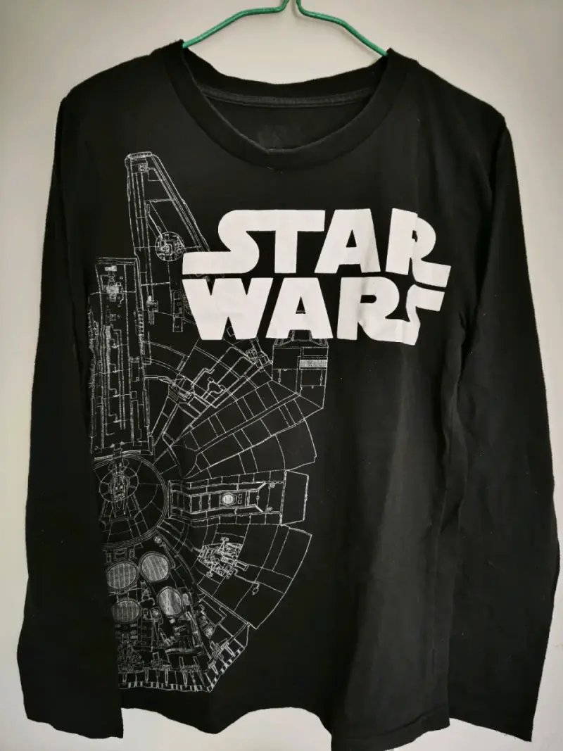 Polera Star Wars negra manga larga