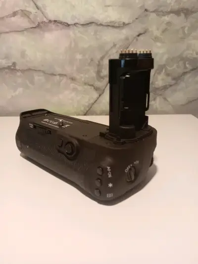 Empuñadura de batería Canon BG-E20 para cámaras EOS - miniatura 6