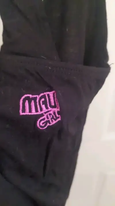 Vestido negro con estampado púrpura Maui Girl - miniatura 4