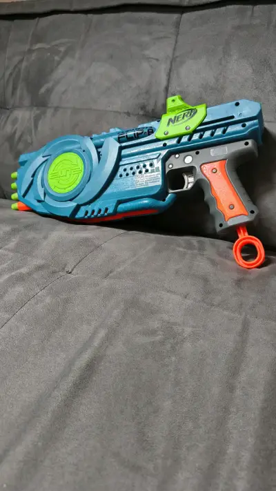 Lanzador Nerf Elite Flip-8 azul y verde - miniatura 3