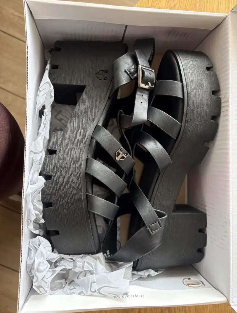 Sandalias negras de plataforma Gotta - 3