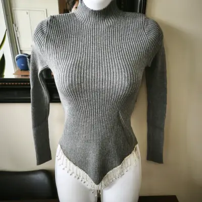 Polera  de punto con detalles de perlas - miniatura 5
