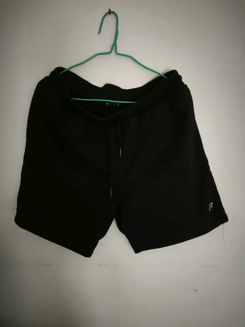 Shorts deportivos negros para hombre