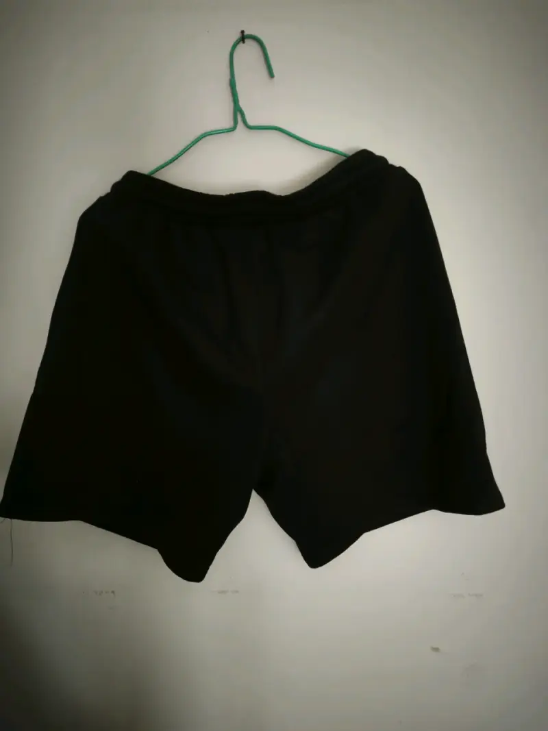 Shorts deportivos negros para hombre - 2
