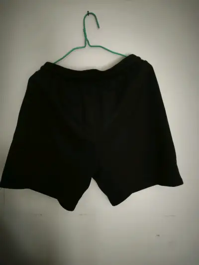 Shorts deportivos negros para hombre - miniatura 2