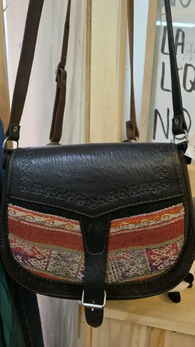 Cartera de cuero con diseño - miniatura 1