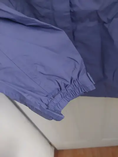 Chaqueta impermeable Columbia azul con capucha - miniatura 3